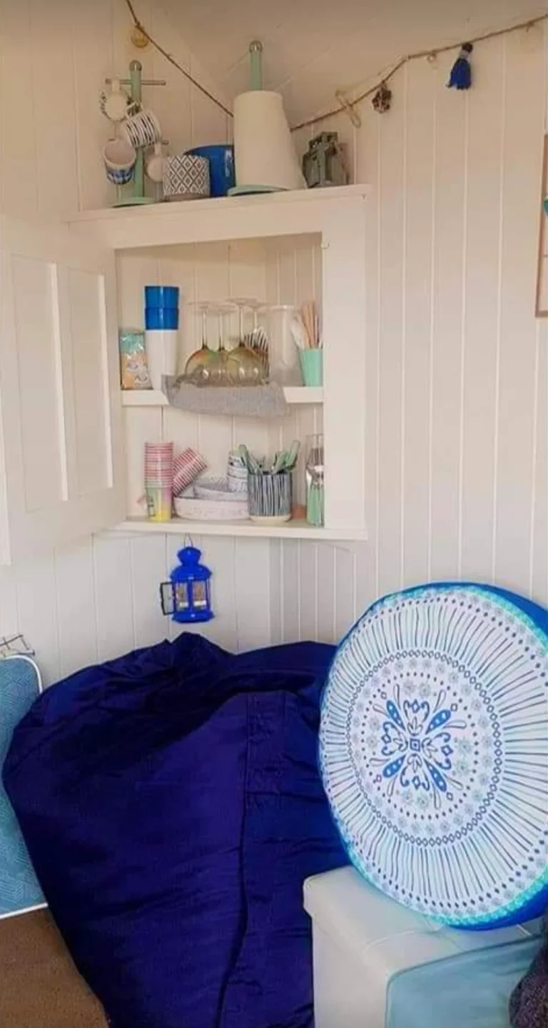 amelias rainbow beach hut 4