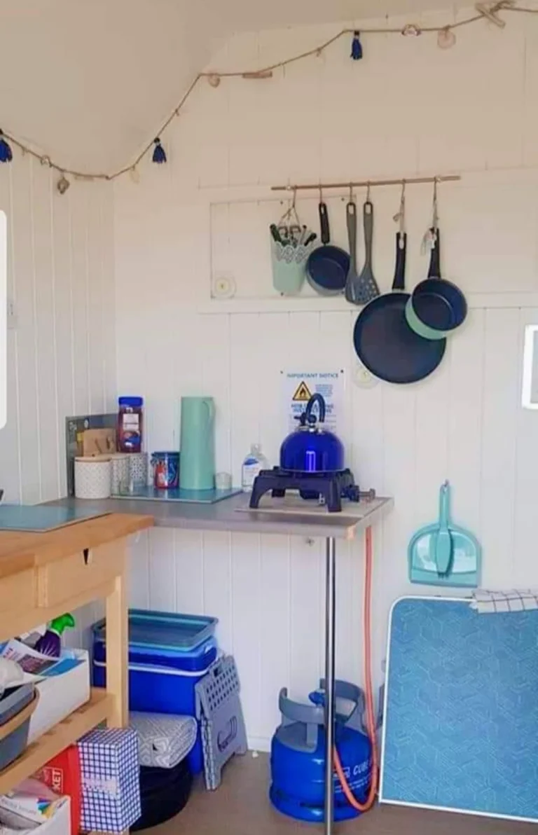 amelias rainbow beach hut 5