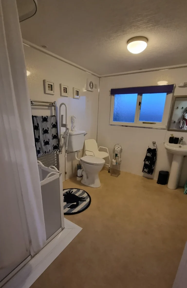 amelias rainbow haven retreat bathroom